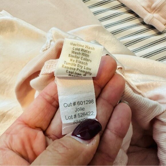 PJ Harlow Jolie Blush Lounge Pajama Set Ribbed Top Satin Pants Size Small - Picture 9 of 13